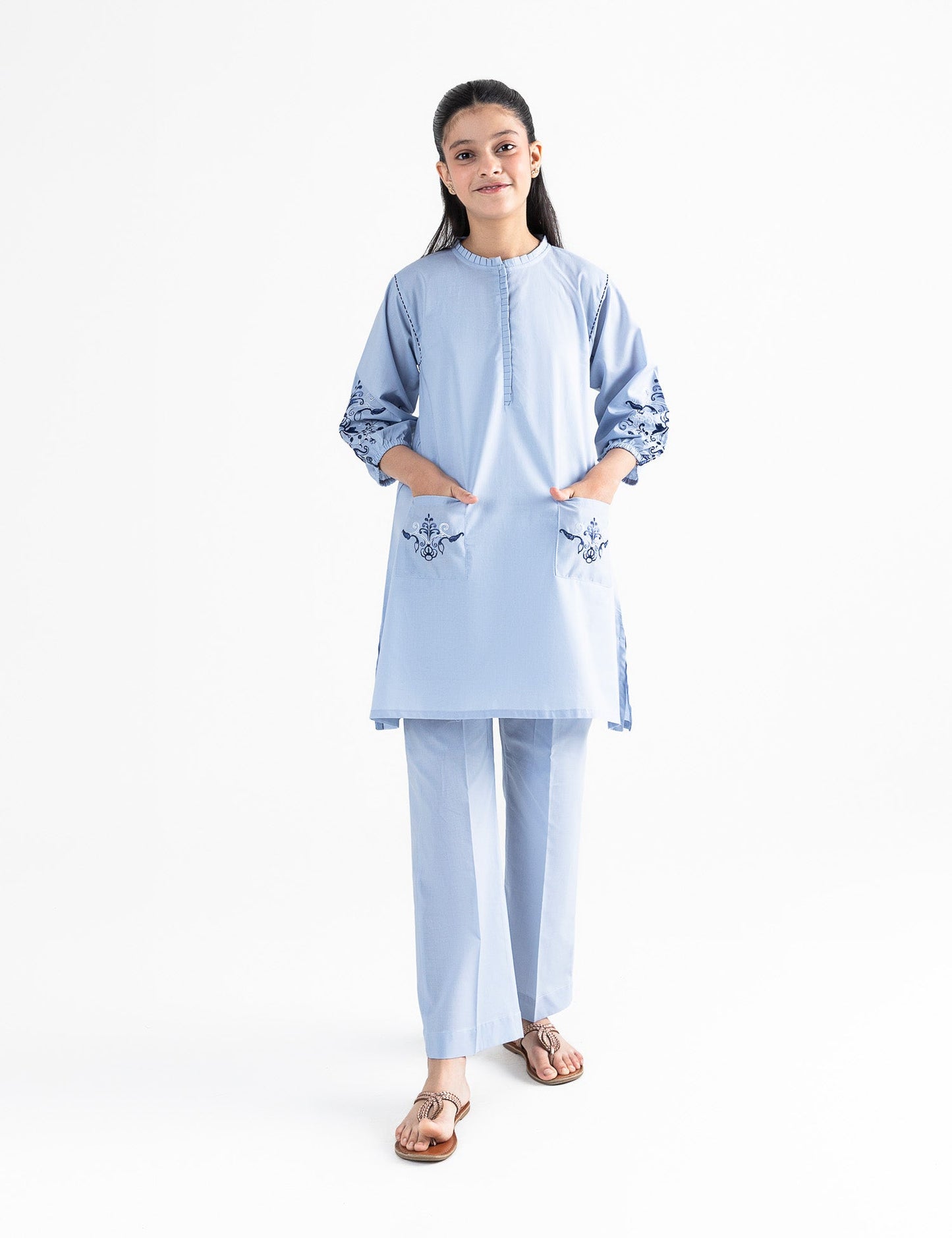 2 PIECE POCKETS EMBROIDERED SUIT