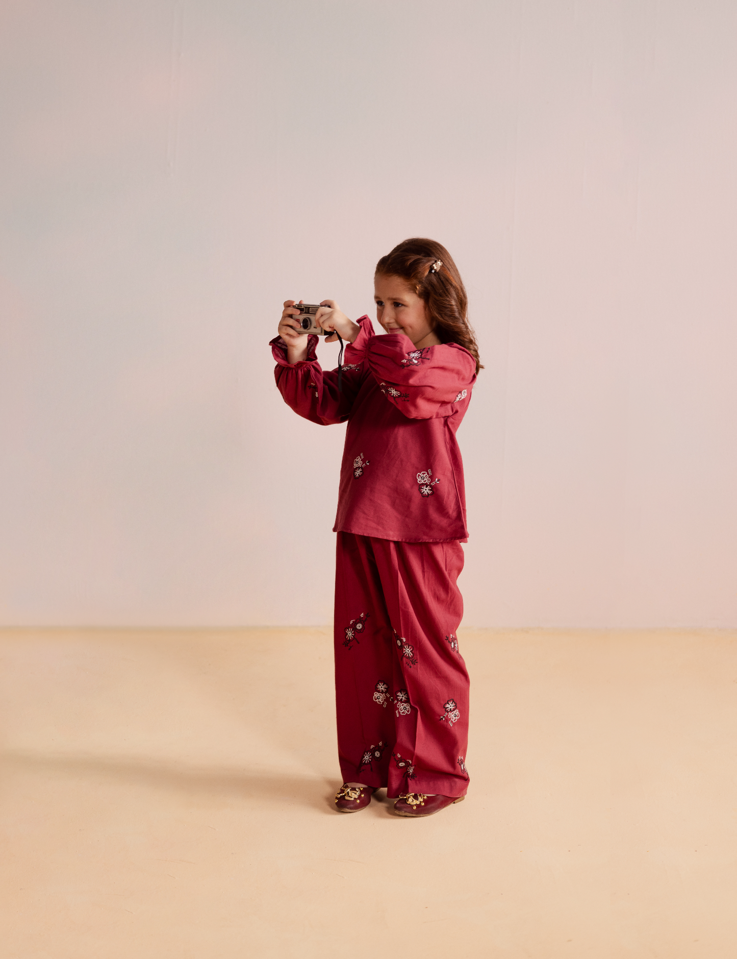 FLORAL EMBROIDERED TOP