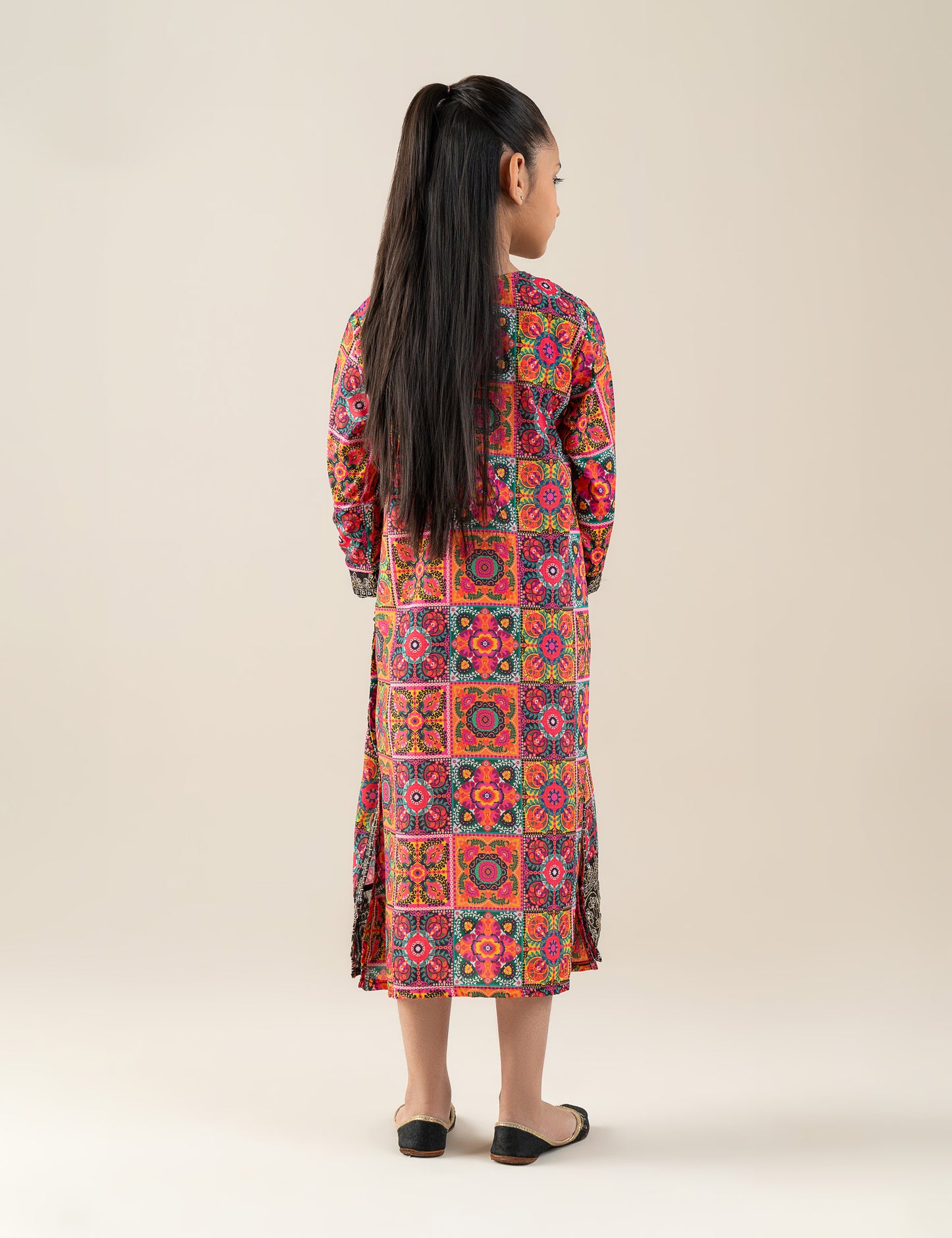 CLASSIC EMBROIDERED LONG KURTI