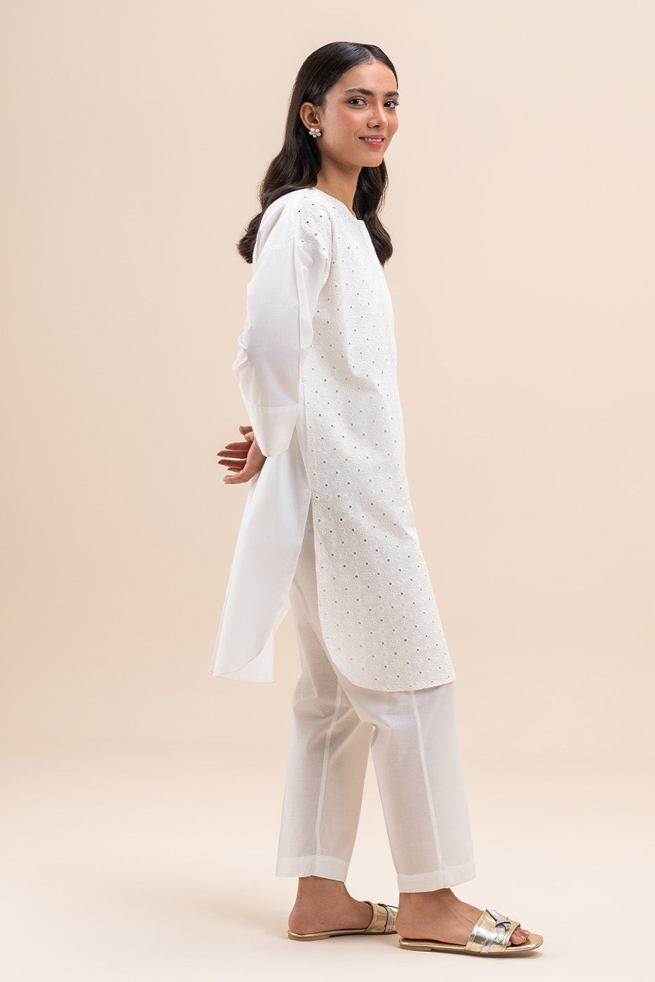 2 PIECE EMBROIDERED LAWN SUIT (PRET)