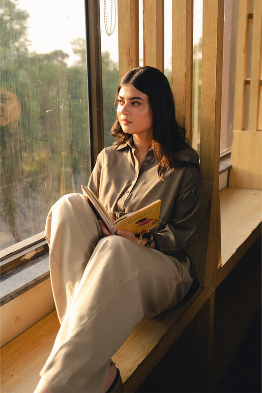 BUTTON-THROUGH ADJUSTABLE WAIST TOP