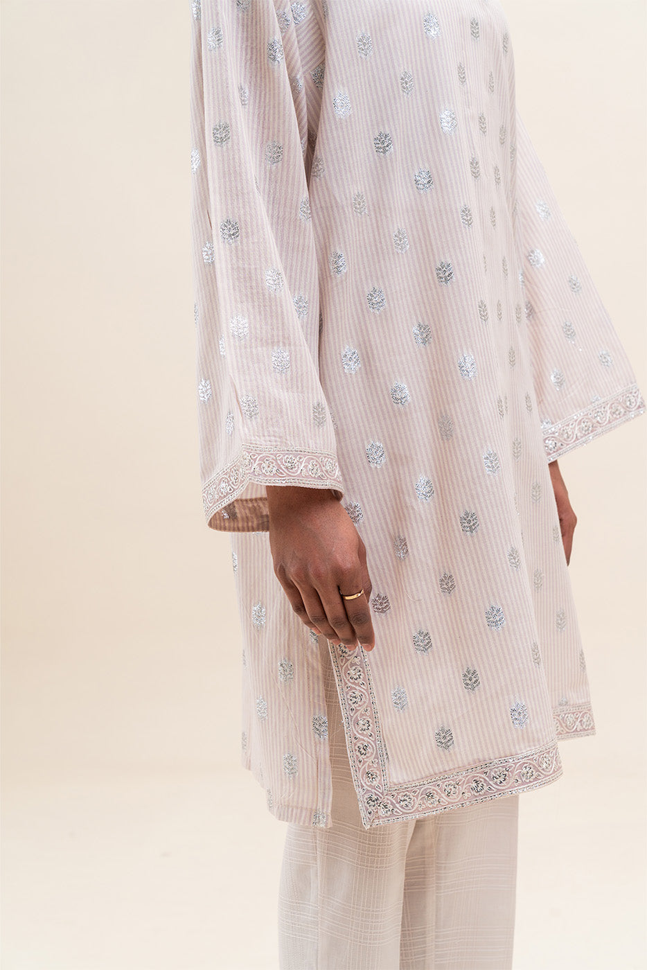 2 PIECE EMBROIDERED LURIX JACQUARD SUIT (PRET)