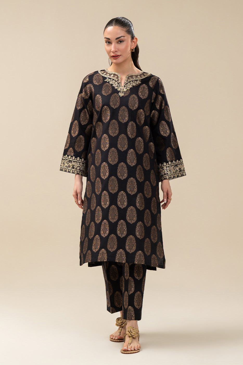 2 PIECE EMBROIDERED DANIER JACQUARD SUIT (PRET)