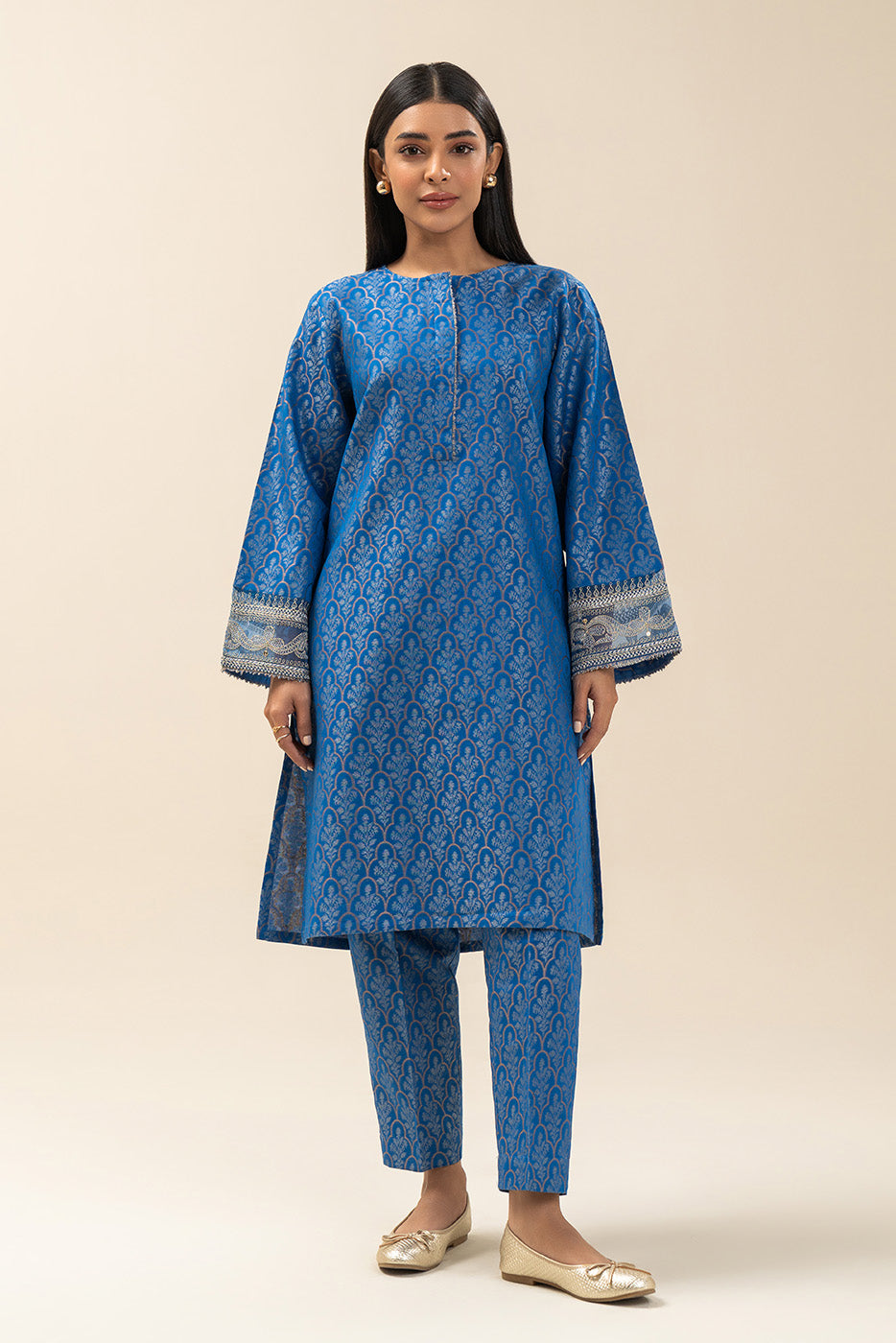 2 PIECE EMBROIDERED JACQUARD SUIT (PRET)
