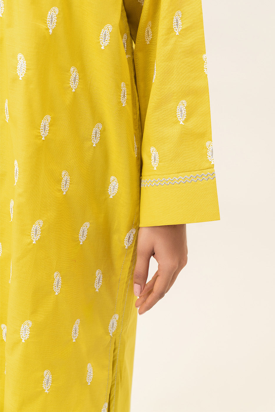 2 PIECE EMBROIDERED LAWN SUIT (PRET)