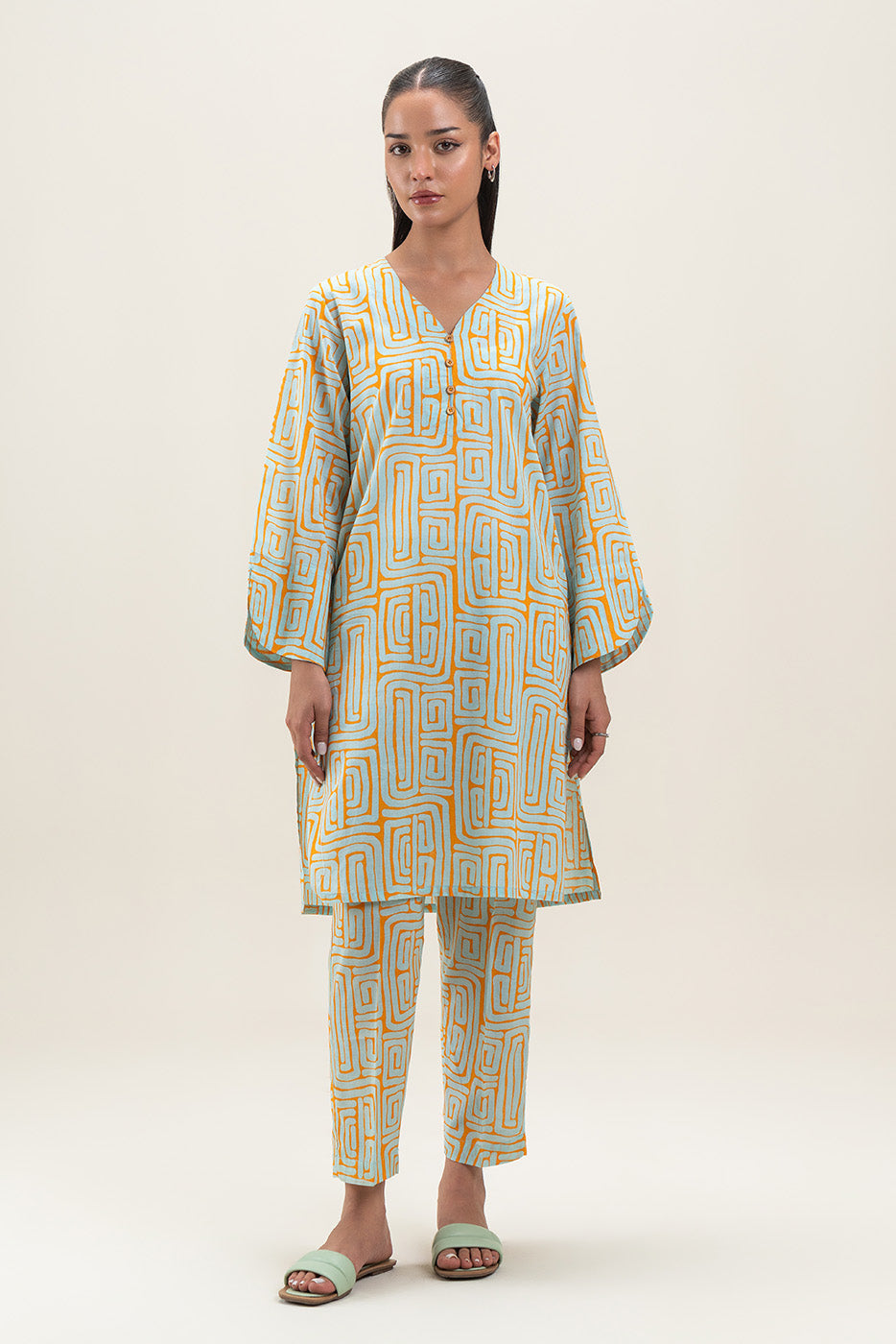 2 PIECE PRINTED LAWN SUIT (PRET)