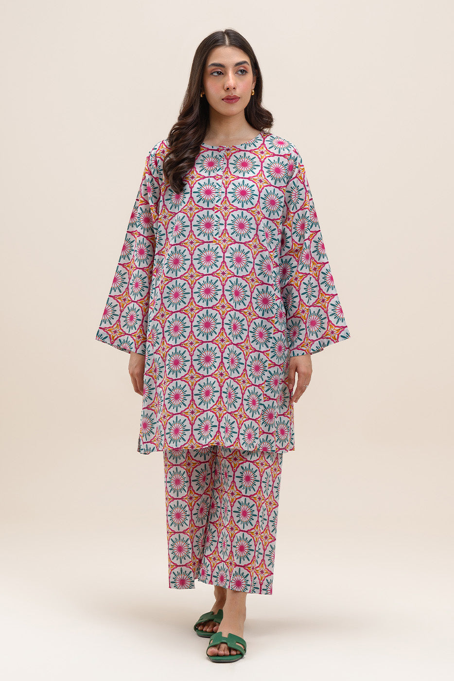 2 PIECE PRINTED LAWN SUIT (PRET)