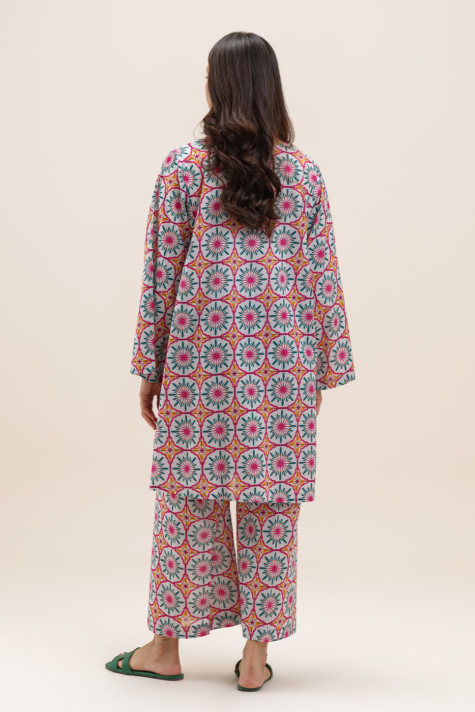 2 PIECE PRINTED LAWN SUIT (PRET)