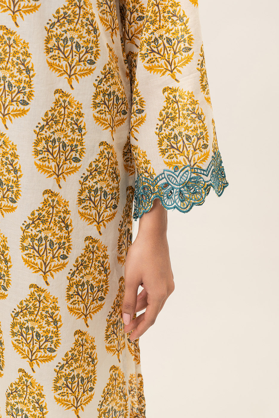 2 PIECE EMBROIDERED LAWN SUIT (PRET)