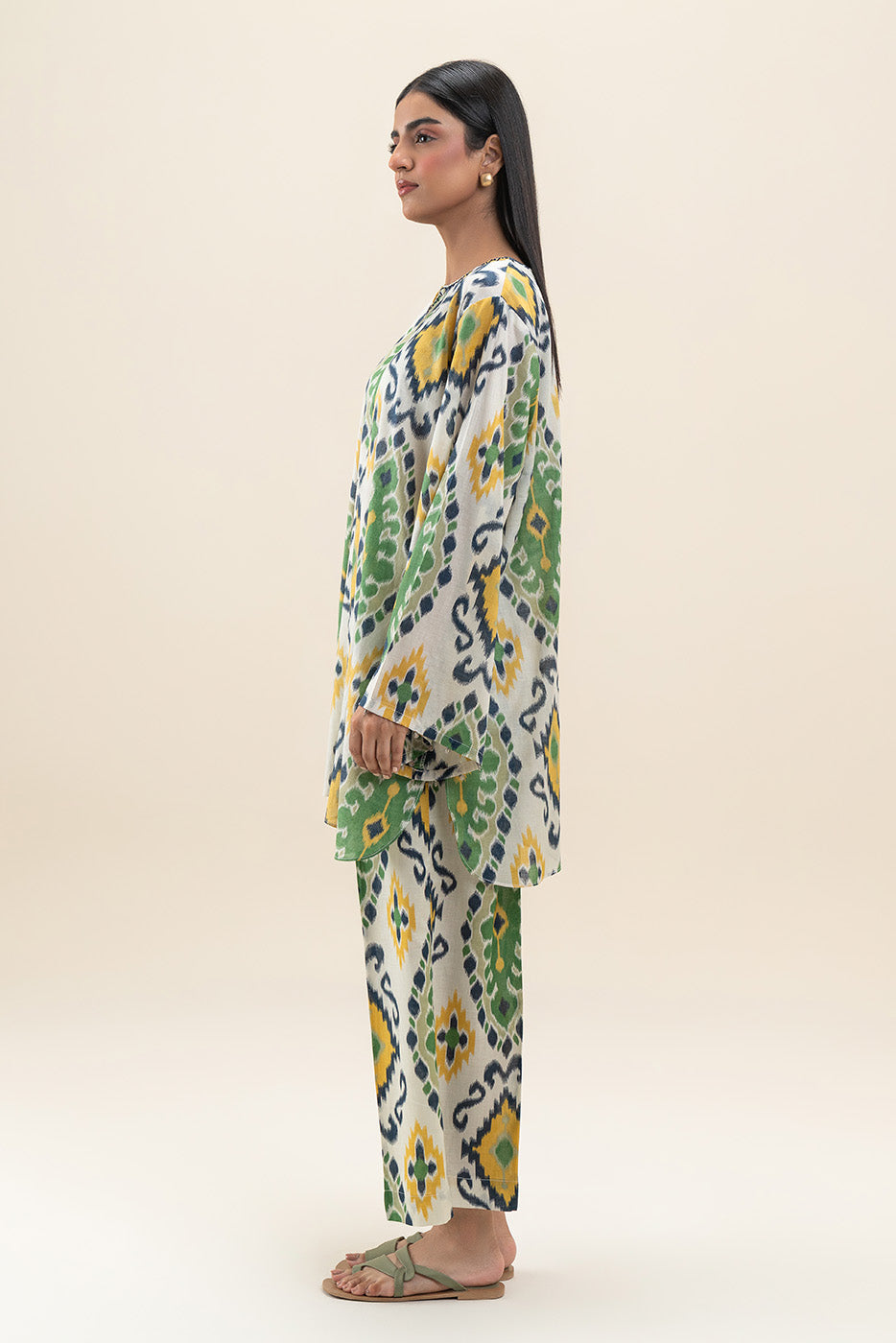 2 PIECE PRINTED LAWN SUIT (PRET)