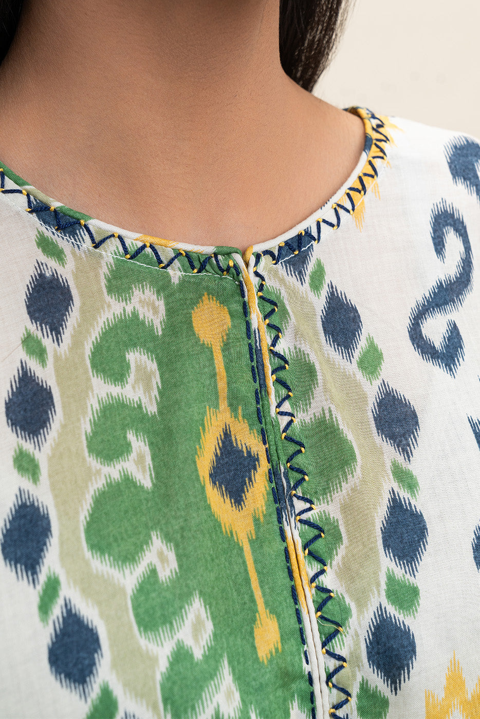 2 PIECE PRINTED LAWN SUIT (PRET)
