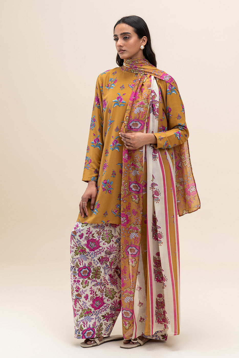 3 PIECE PRINTED BLENDED LAWN SUIT-MUSTARD BLOOM (UNSTITCHED)