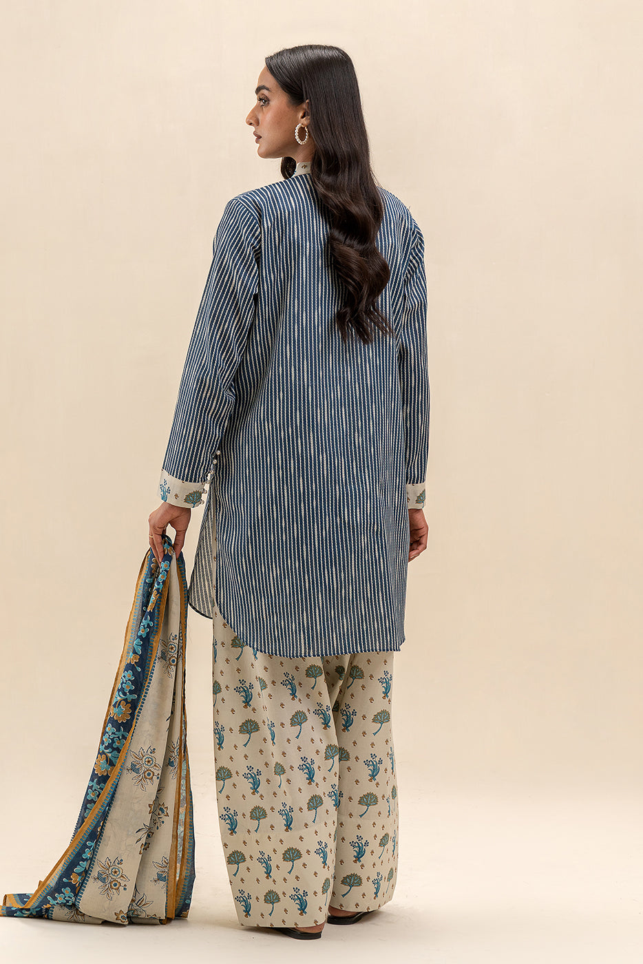 3 PIECE PRINTED LAWN SUIT-NAVY VEIL (UNSTITCHED)