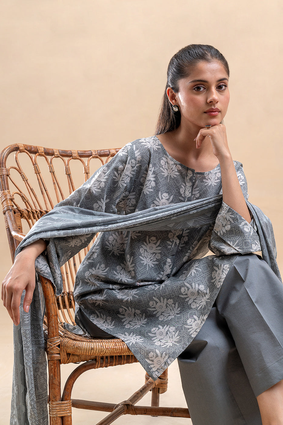 3 PIECE PRINTED LAWN SUIT-SOMBER SPIKE (UNSTITCHED)