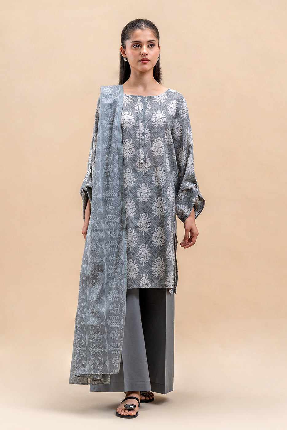 3 PIECE PRINTED LAWN SUIT-SOMBER SPIKE (UNSTITCHED)