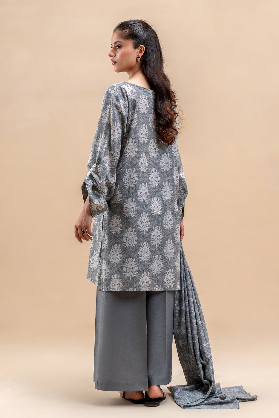 3 PIECE PRINTED LAWN SUIT-SOMBER SPIKE (UNSTITCHED)