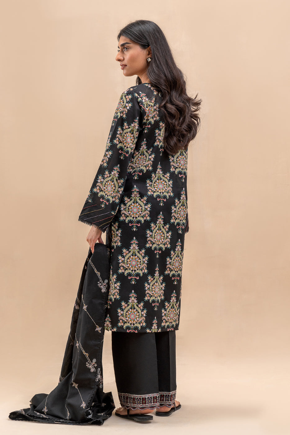 3 PIECE EMBROIDERED LAWN SUIT-MIDNIGHT GLOOM (UNSTITCHED)
