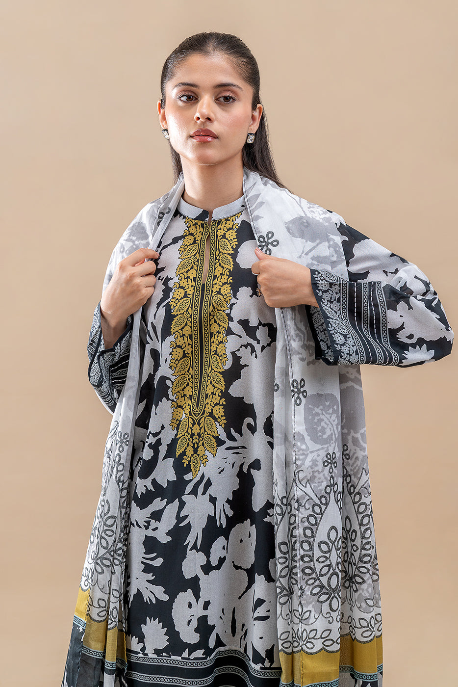 3 PIECE PRINTED LAWN SUIT-SABLE MIST (UNSTITCHED)