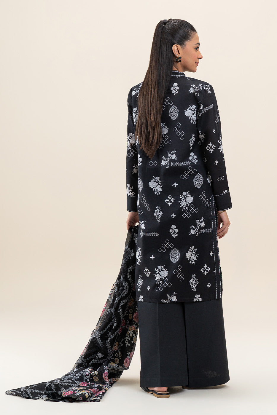 3 PIECE PRINTED LAWN SUIT-RAVEN MAZE (UNSTITCHED)