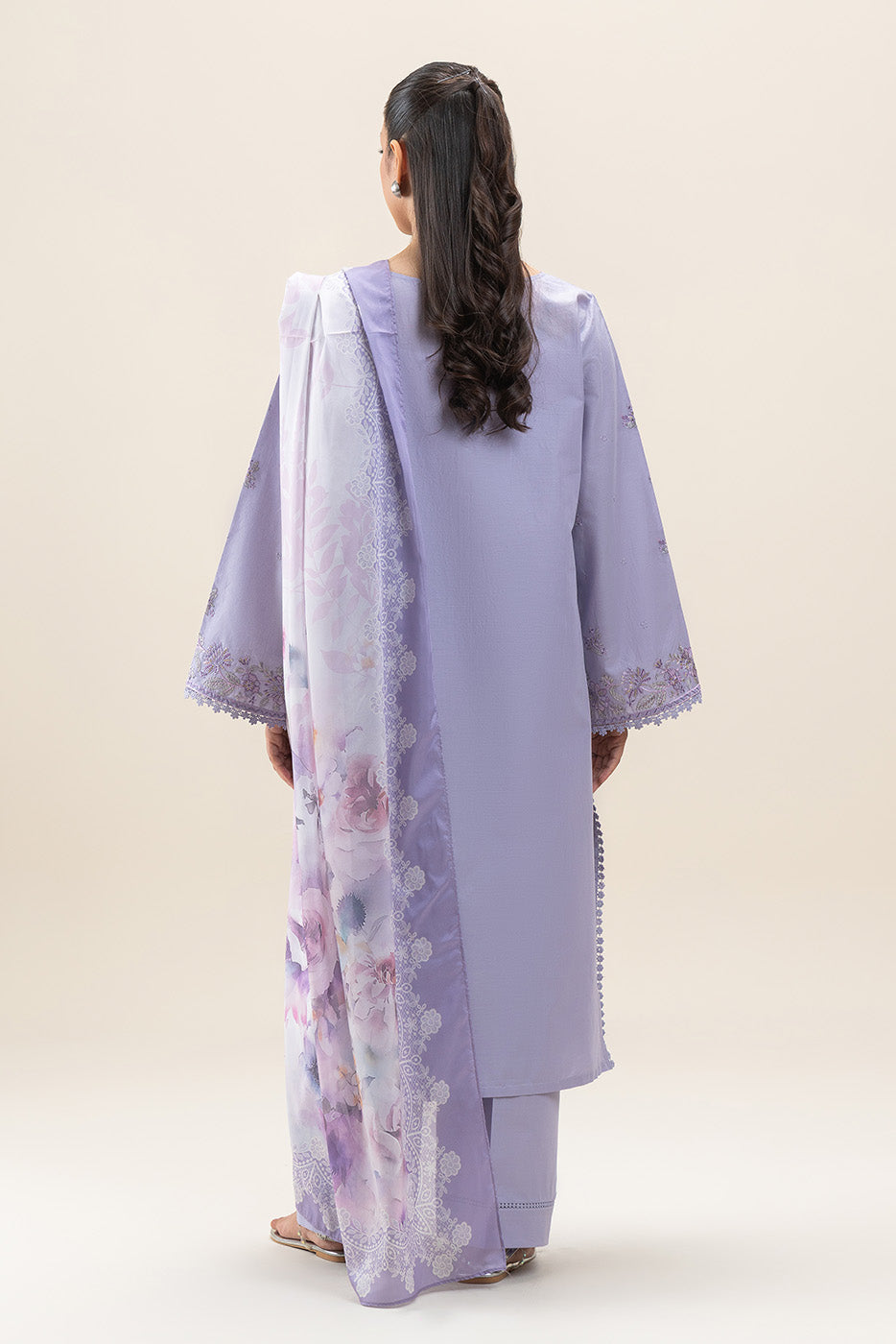 3 PIECE EMBROIDERED LAWN SUIT-WINSOME BLOOM (UNSTITCHED)