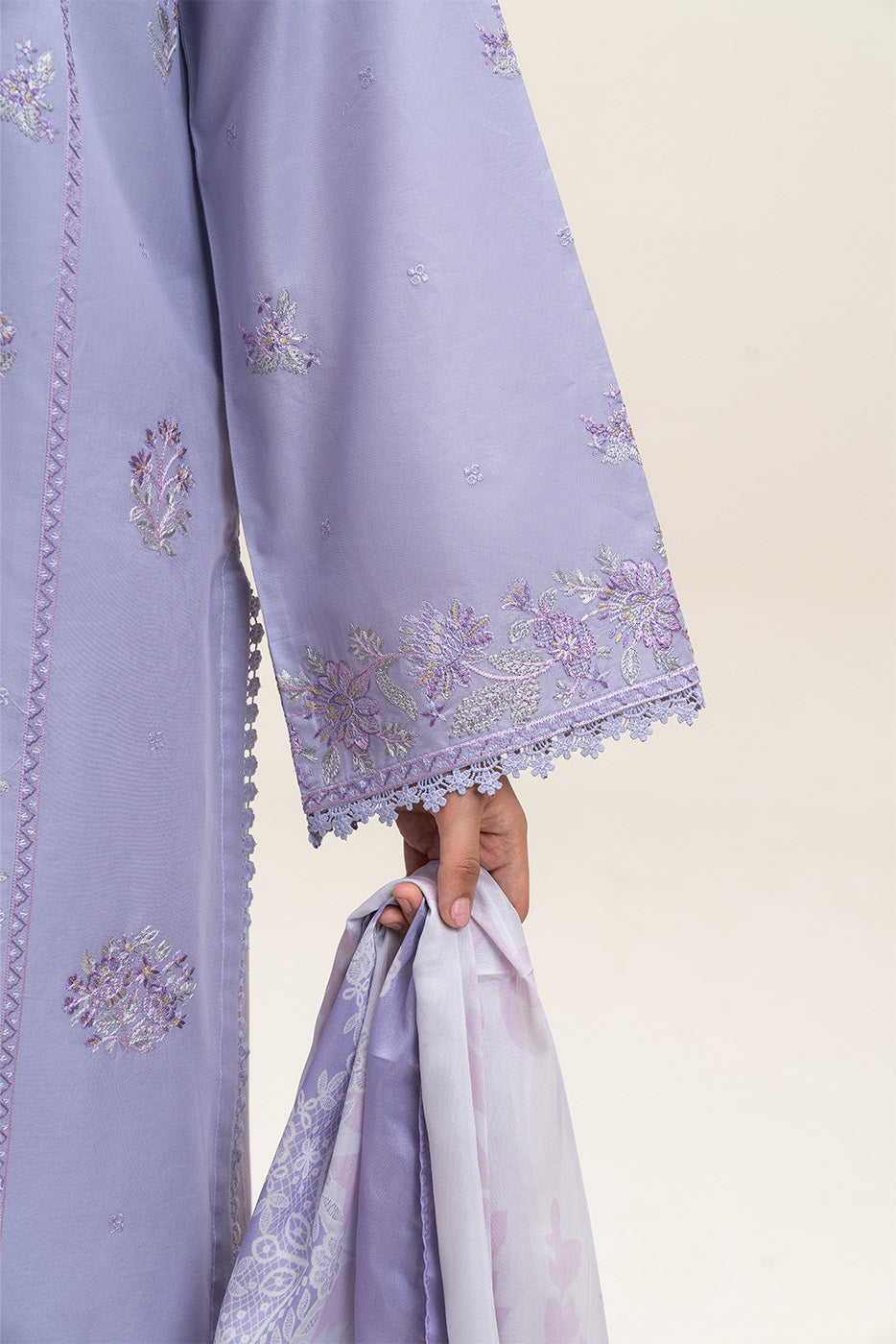 3 PIECE EMBROIDERED LAWN SUIT-WINSOME BLOOM (UNSTITCHED)