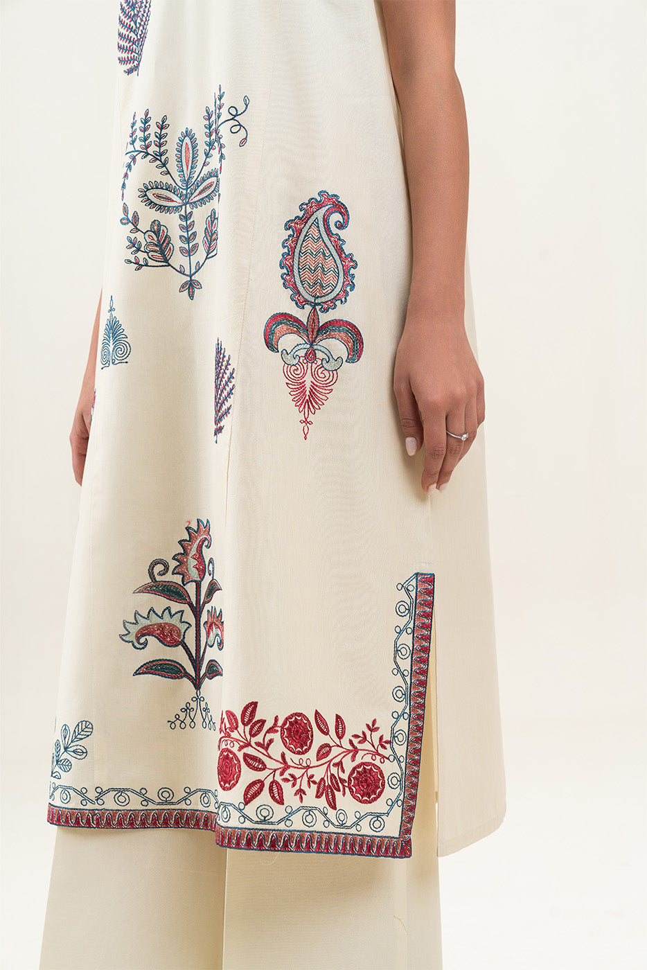 2 PIECE EMBROIDERED LAWN SUIT-SAND TREASURE (UNSTITCHED)