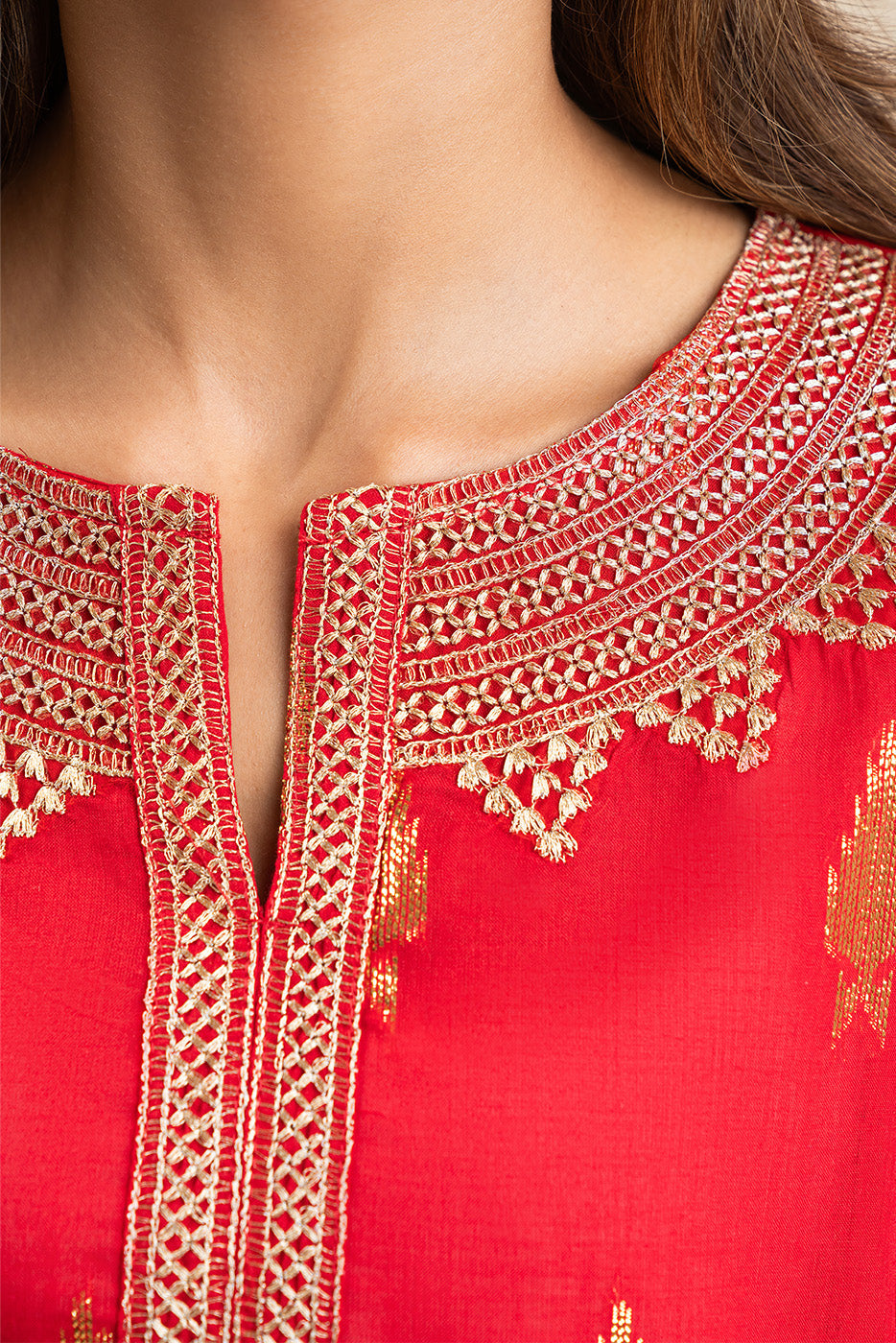 2 PIECE EMBROIDERED LUREX JACQUARD SUIT (PRET)
