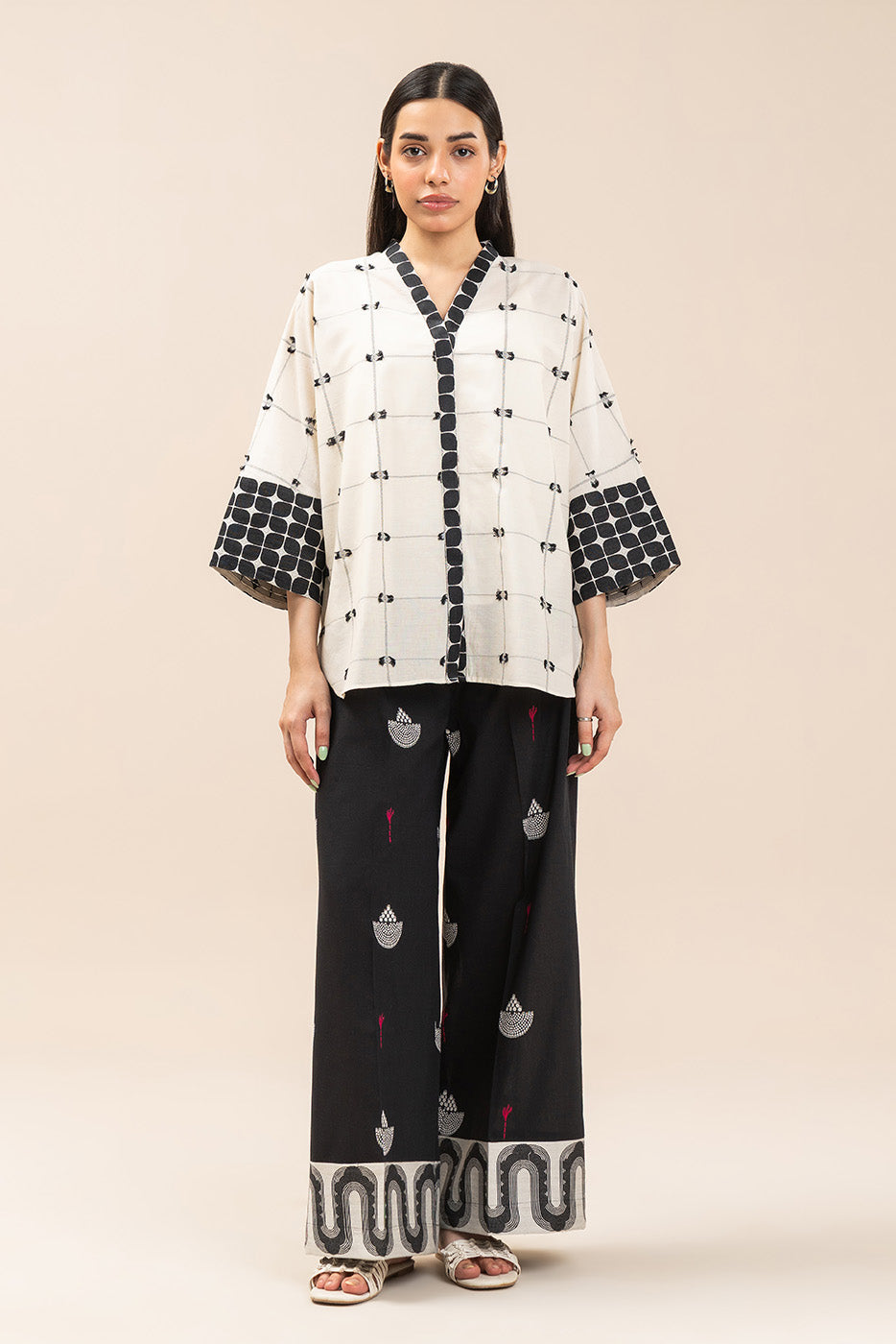 V-NECK BATWING TOP