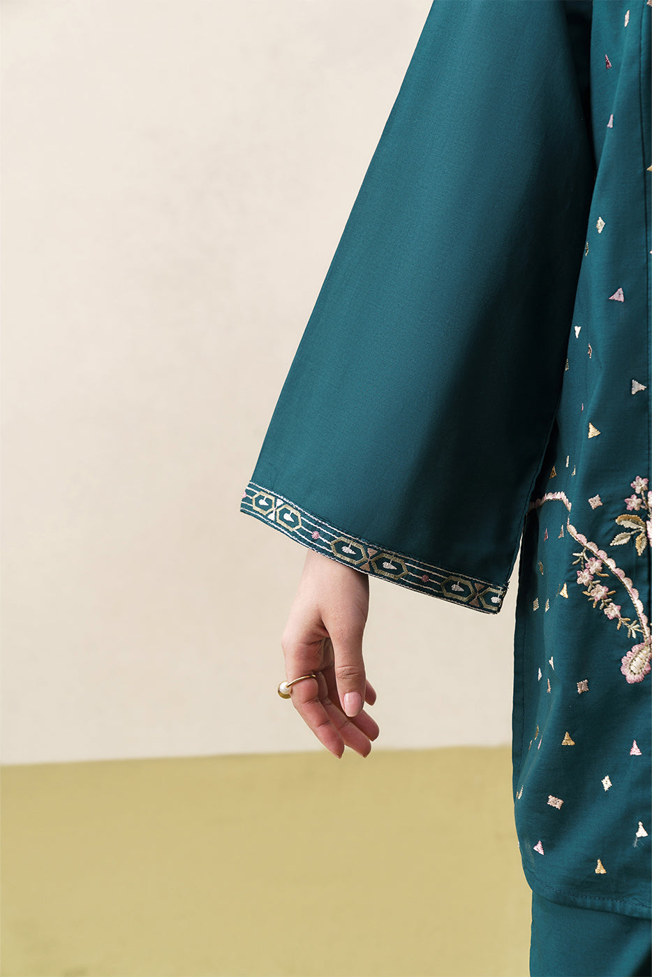 2 PIECE EMBROIDERED LAWN SUIT (PRET)