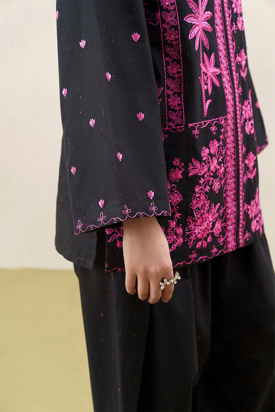 2 PIECE EMBROIDERED MULTI NEPS SUIT (FLOW)