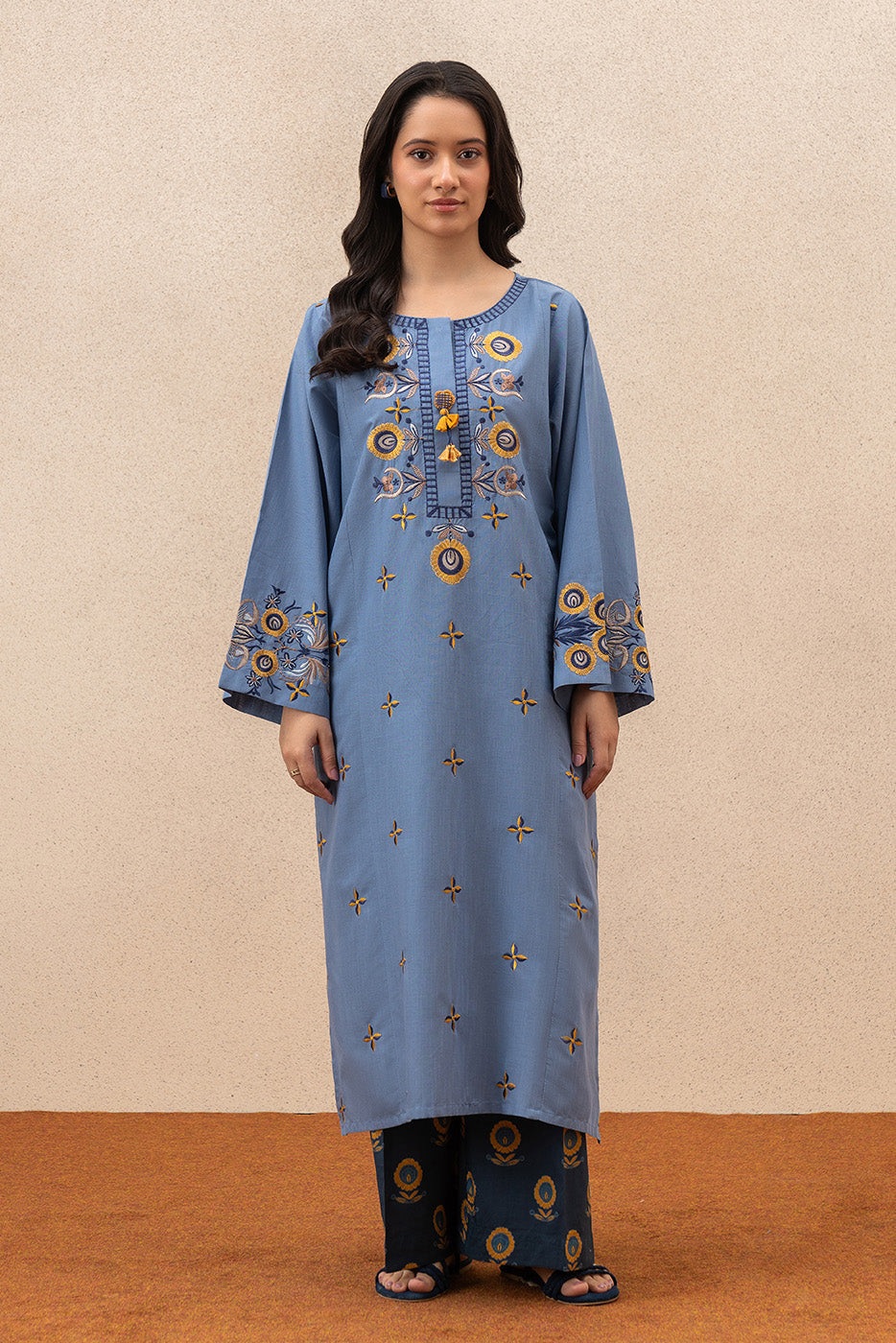2 PIECE EMBROIDERED SLUB LAWN SUIT (PRET)