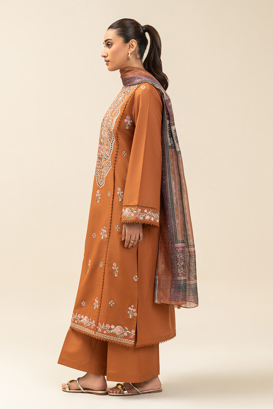 3 PIECE EMBROIDERED LAWN SUIT-CARMINE GLOW (UNSTITCHED)