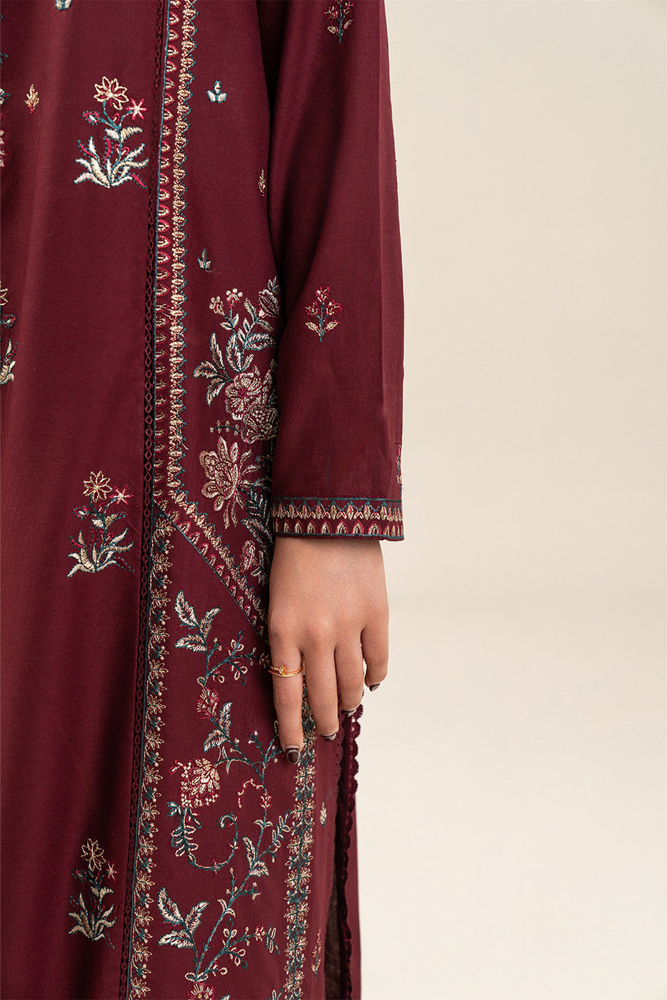 3 PIECE EMBROIDERED LAWN SUIT-MERLOT MISO (UNSTITCHED)