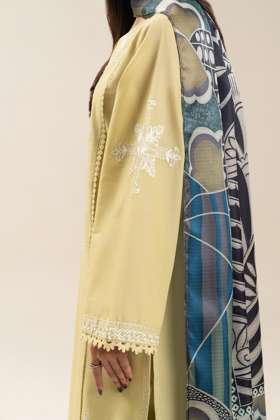 3 PIECE EMBROIDERED LAWN SUIT-SOFT VEIL (UNSTITCHED)