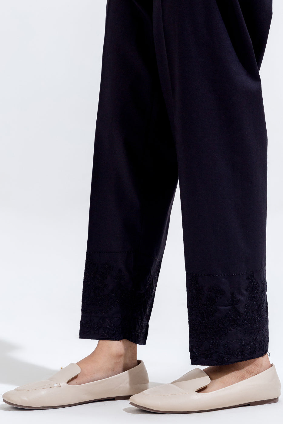 STRAIGHT PANTS
