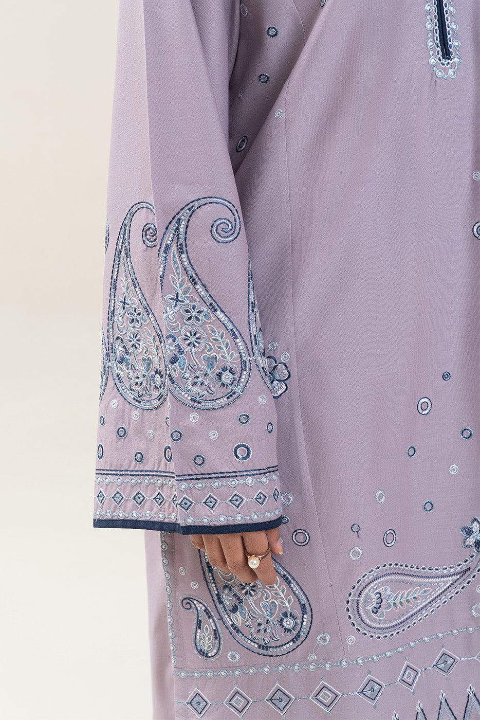 2 PIECE EMBROIDERED CAMBRIC SUIT (PRET)