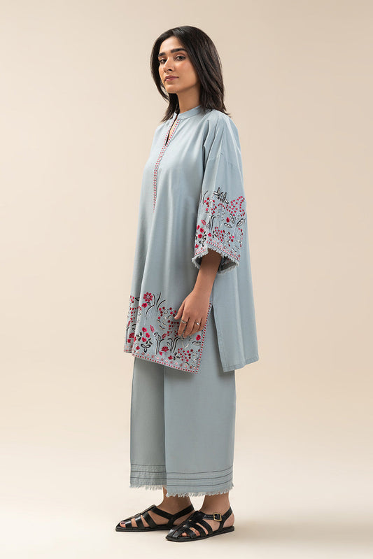 2 PIECE EMBROIDERED CAMBRIC SUIT (PRET)