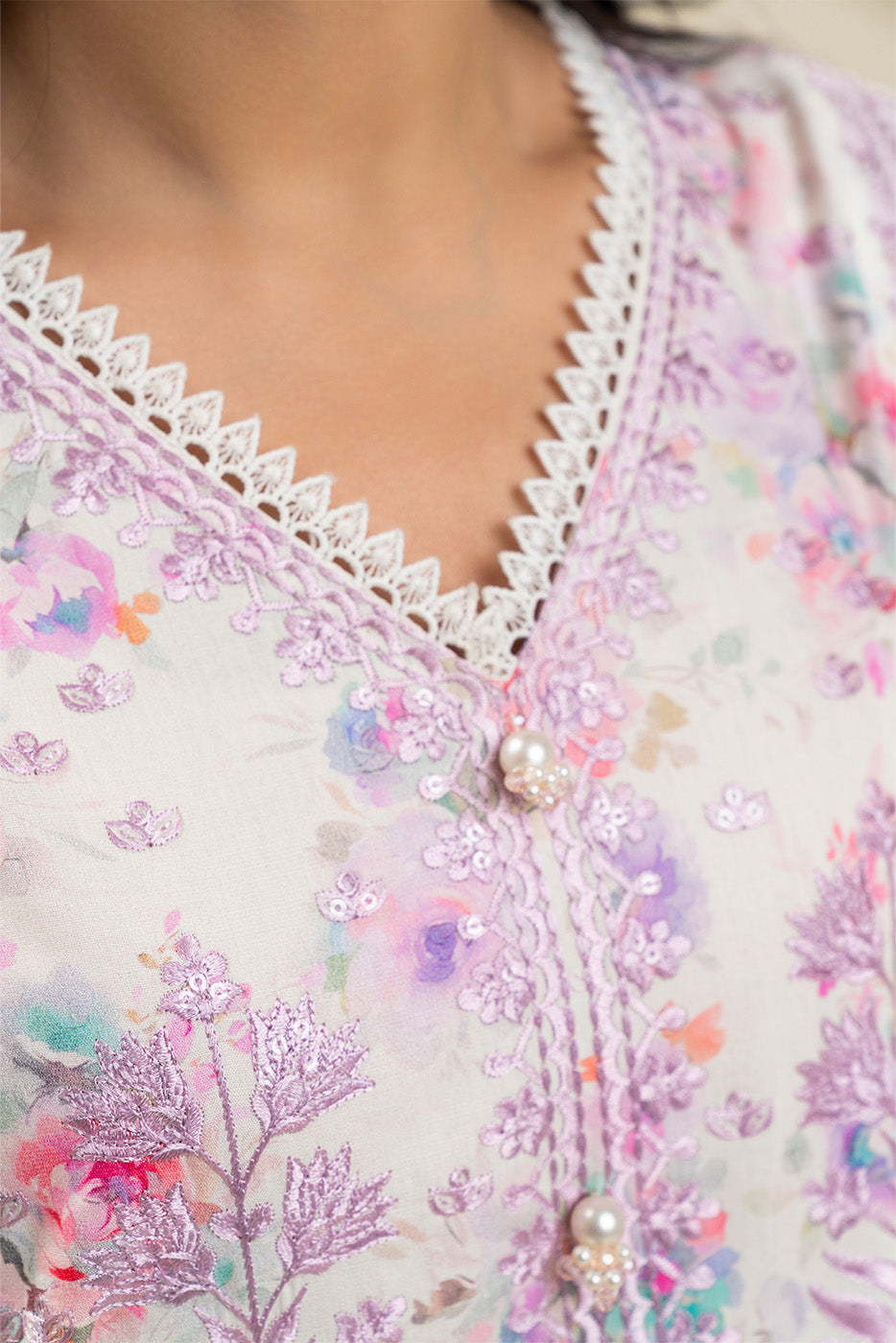 2 PIECE EMBROIDERED COTTON VISCOSE SUIT (PRET)