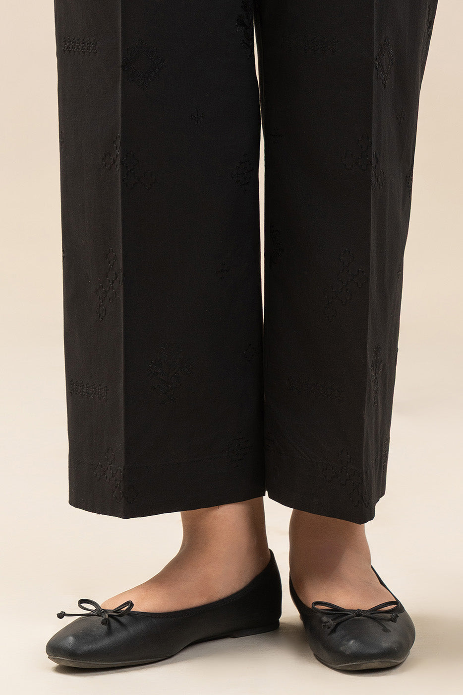 EMBROIDERED STRAIGHT PANTS