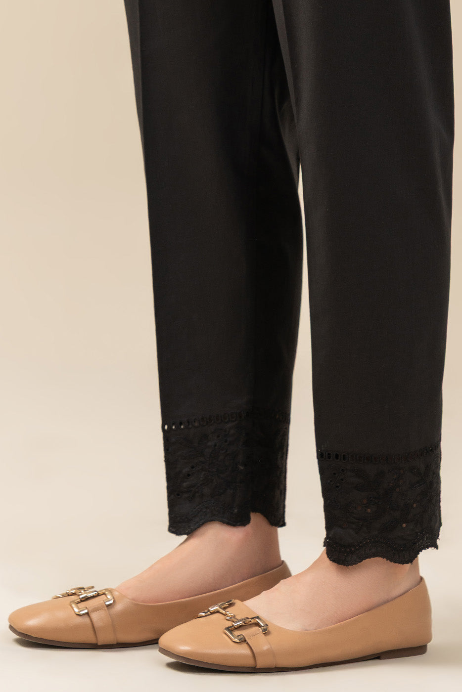 EMBROIDERED STRAIGHT PANTS