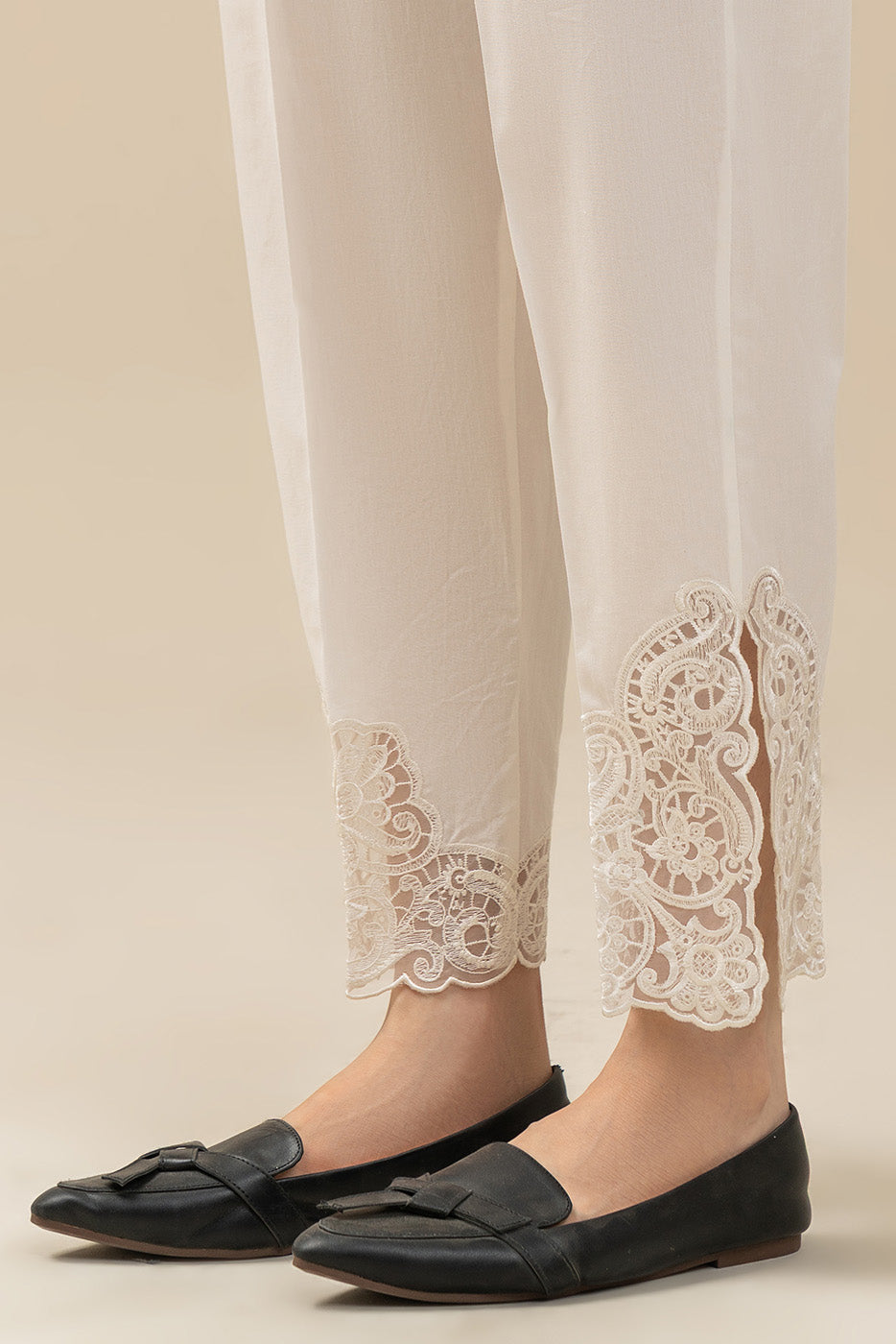 EMBROIDERED STRAIGHT PANTS
