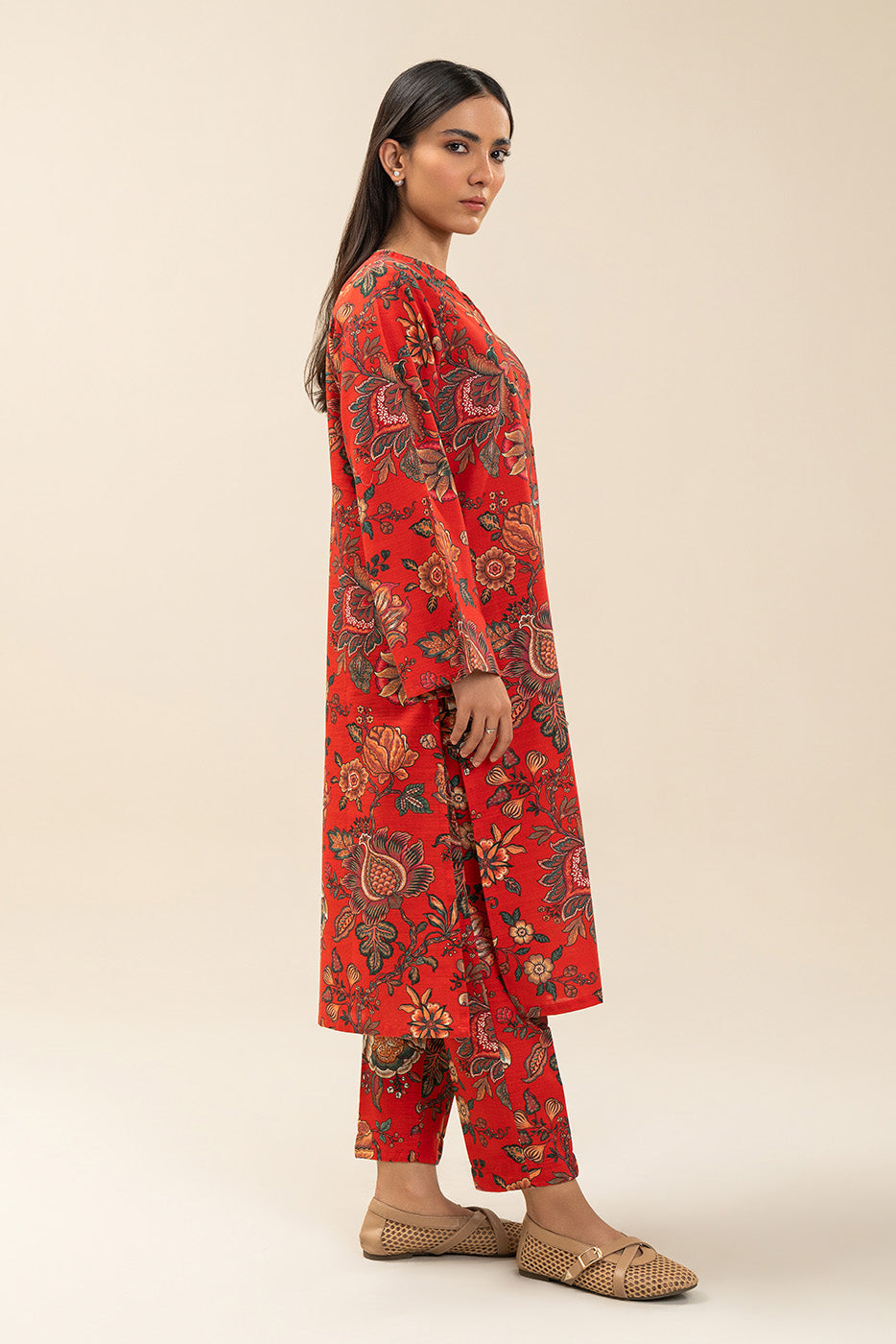 2 PIECE PRINTED KHADDAR SUIT (PRET)