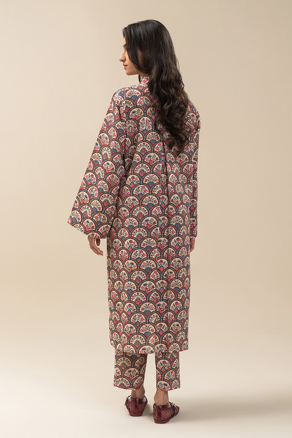 2 PIECE PRINTED KHADDAR SUIT (PRET)