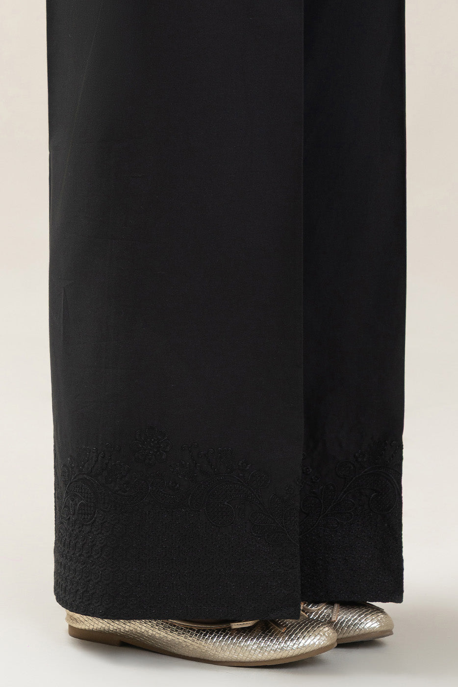 EMBROIDERED SLACK PANTS