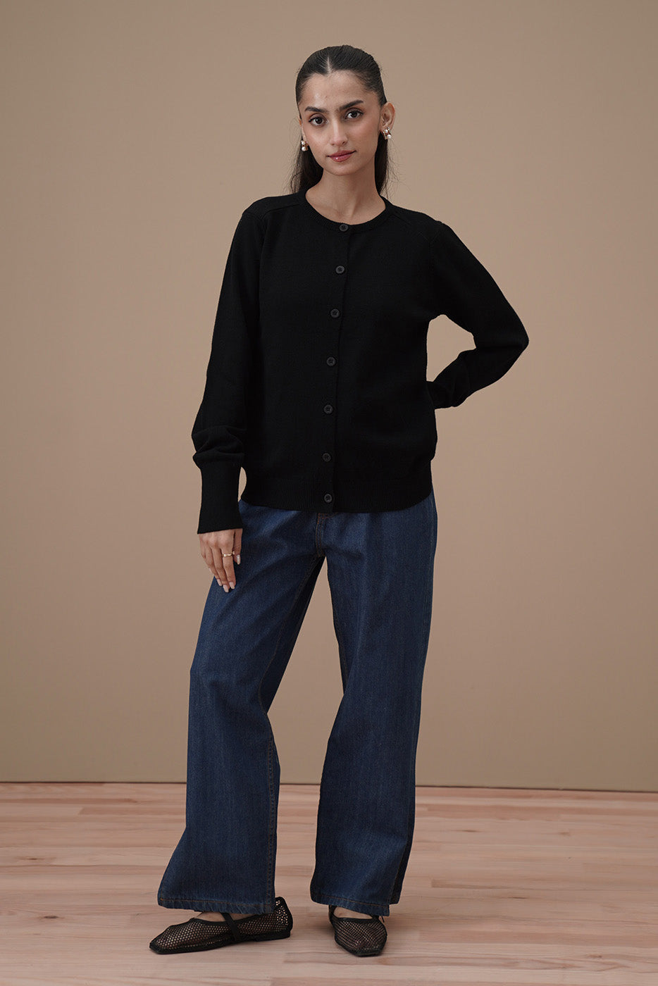 SLIM FIT CREW NECK CARDIGAN