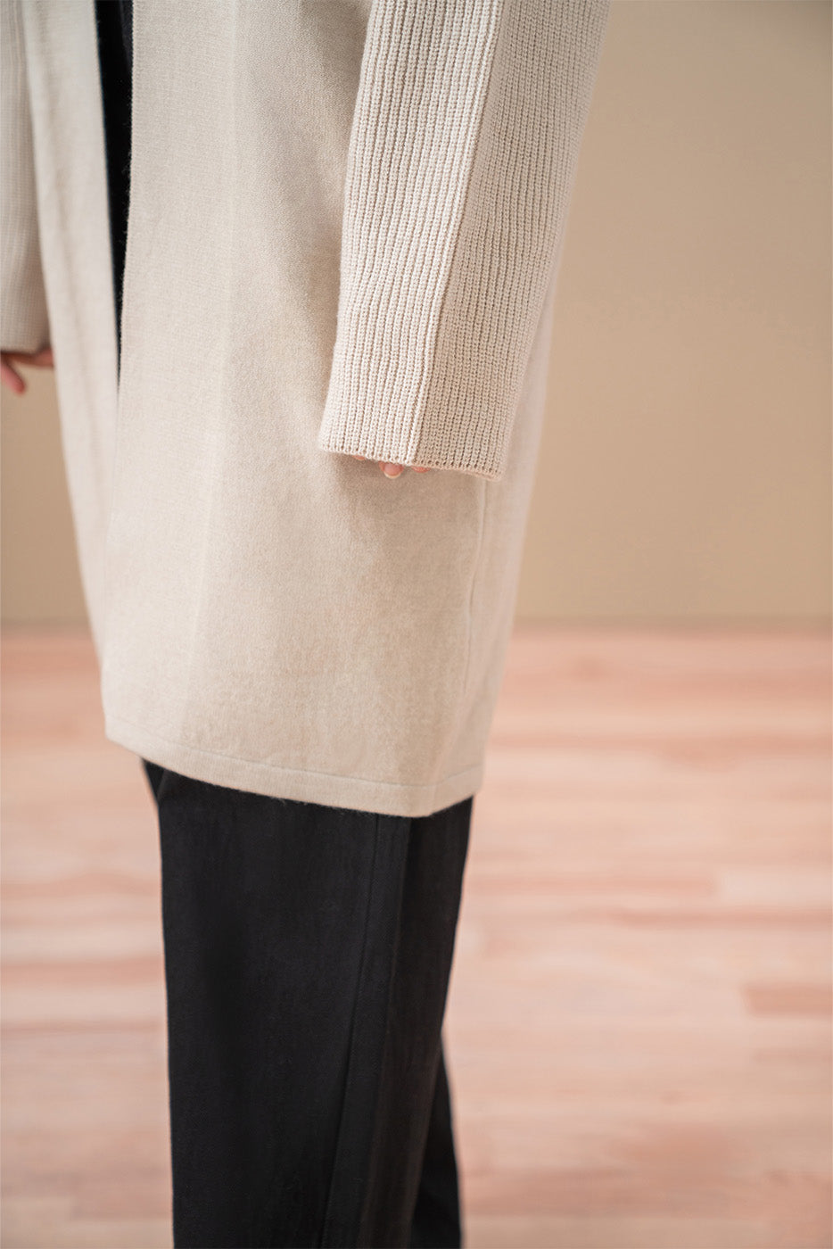 RAGLAN MID-LENGTH SHRUG