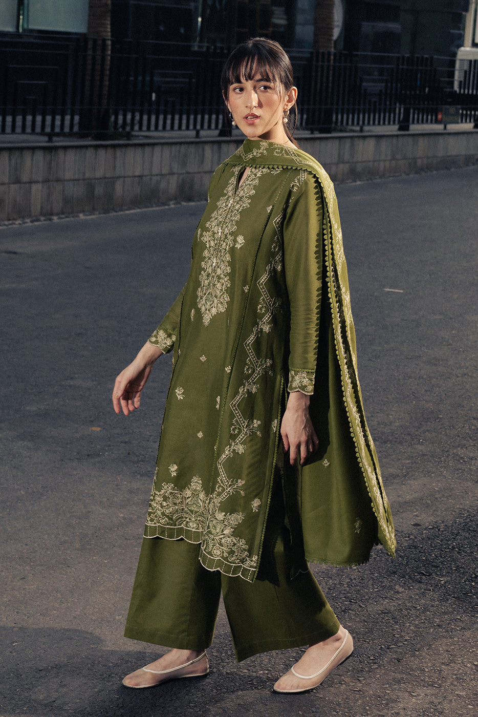3 PIECE EMBROIDERED KHADDAR SUIT-VENOM FERN (UNSTITCHED)