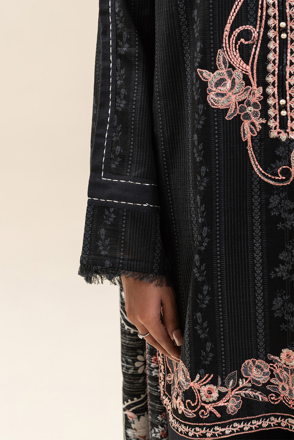 3 PIECE EMBROIDERED SLUB KHADDAR SUIT-SABLE CHARM (UNSTITCHED)