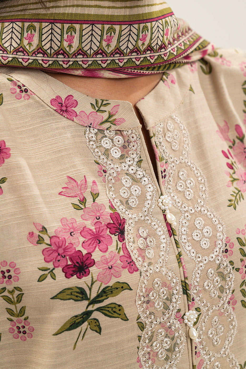 3 PIECE EMBROIDERED SLUB KHADDAR SUIT-LEGO GARDEN (UNSTITCHED)