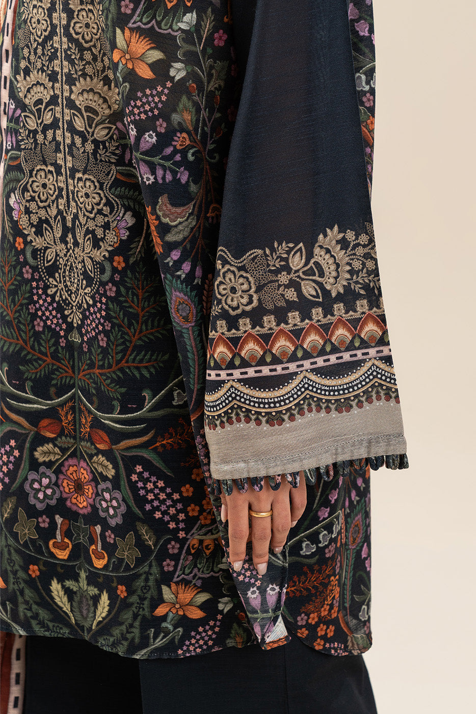 3 PIECE PRINTED SLUB KHADDAR SUIT-MAJESTIC BLACK (UNSTITCHED)